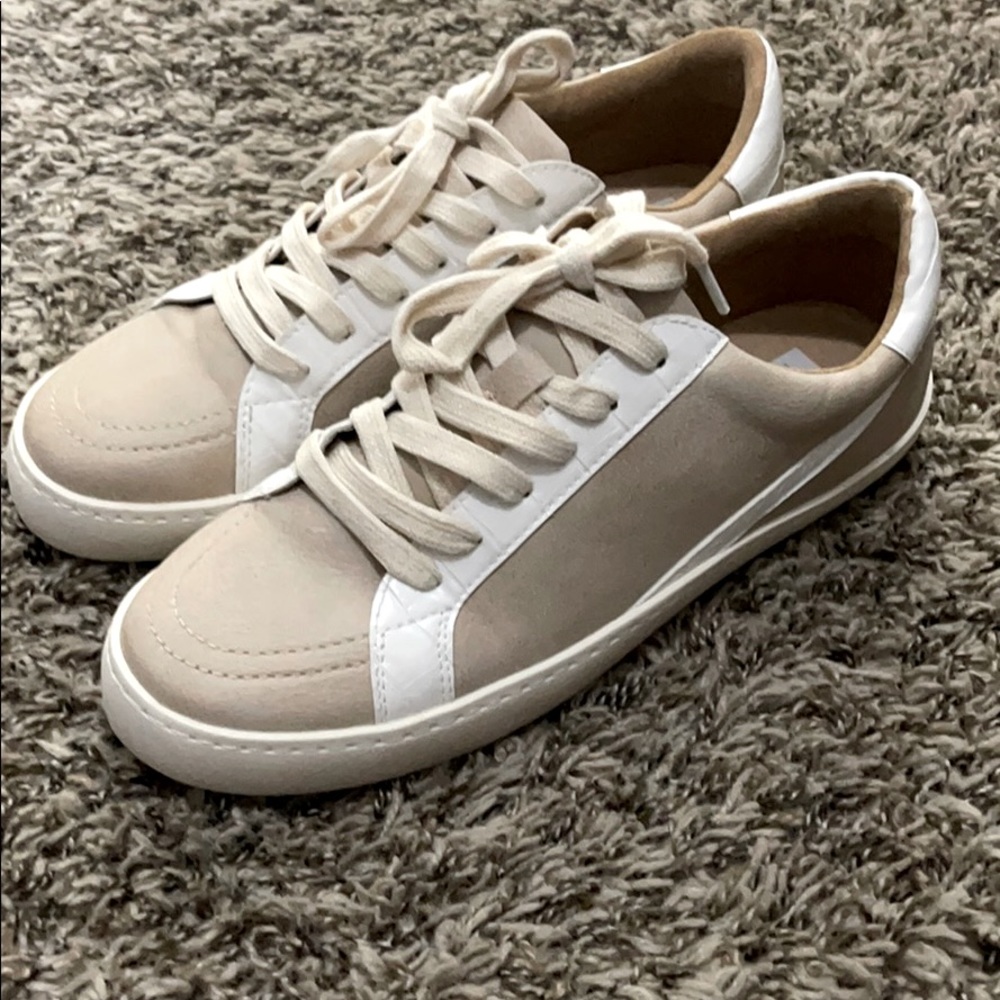 White Raven Sneakers